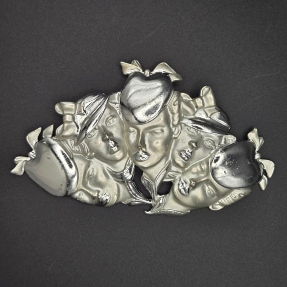 Vintage‎ Silver Tone Brooch Pin Five Faces Women Hats Bows Art Deco Style